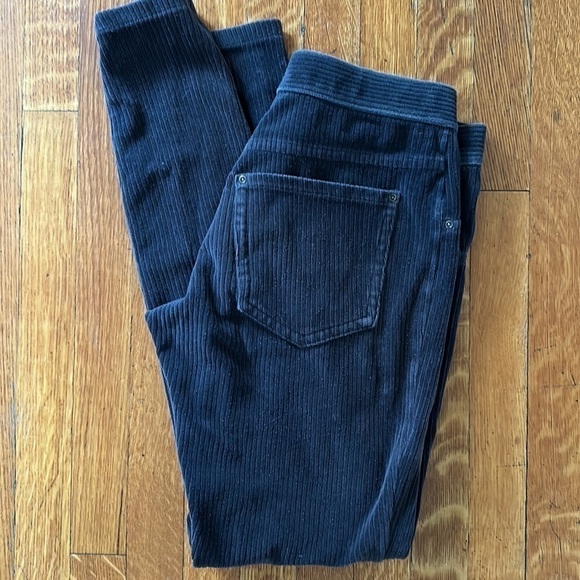 HUE corduroy leggings, like new - Picture 5 of 8